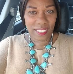 Meet your Posher, Joy